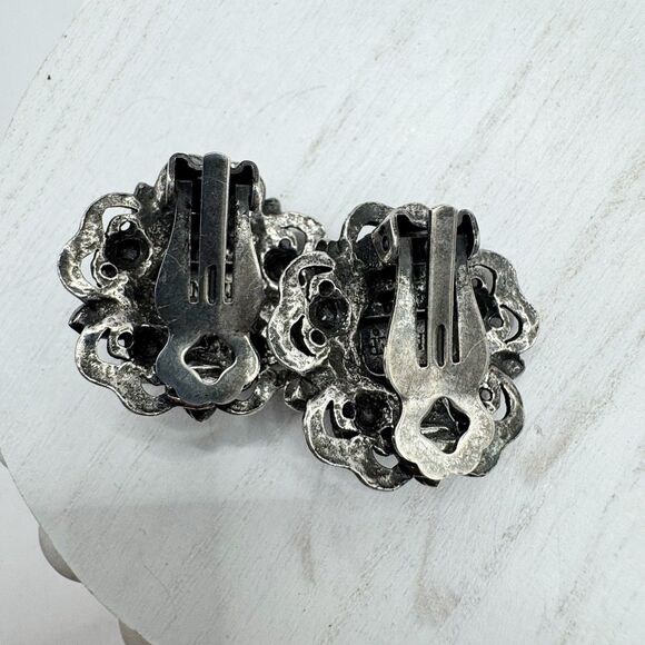 Tanner Signed Vintage Clip On Earrings rhinestone Flower Marquis Stone Earrings - Picture 6 of 11